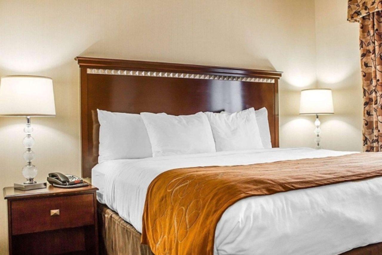 Holiday Inn - Cheshire - Southington By Ihg Exteriör bild